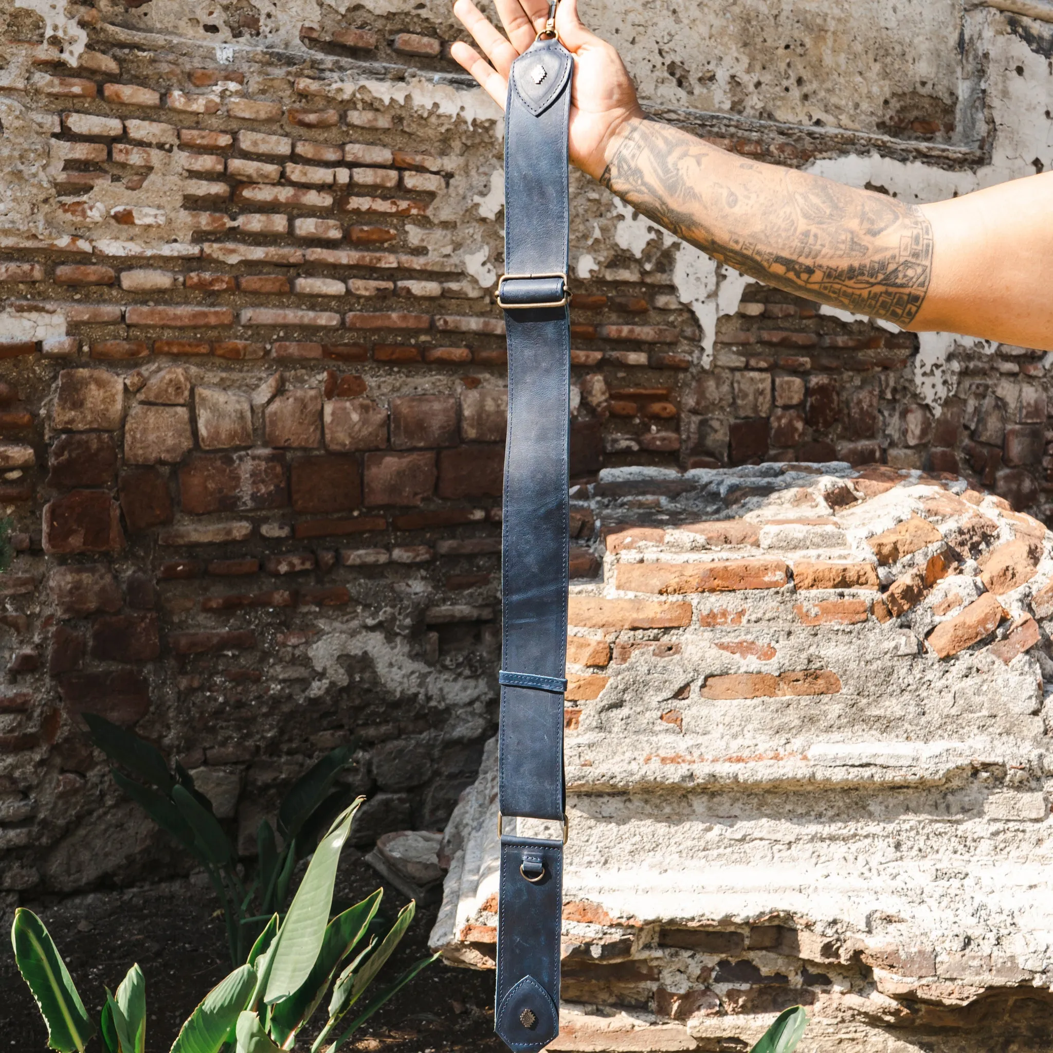 ADJUSTABLE WIDE STRAP - FULL LEATHER - NAVY
