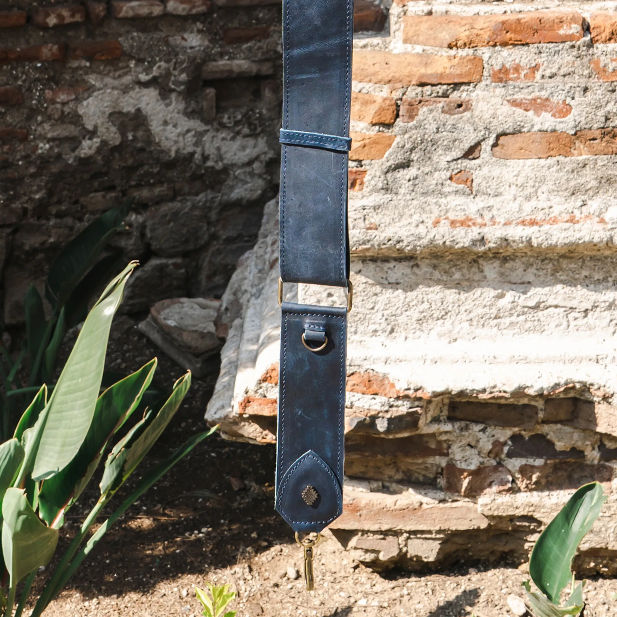 ADJUSTABLE WIDE STRAP - FULL LEATHER - NAVY