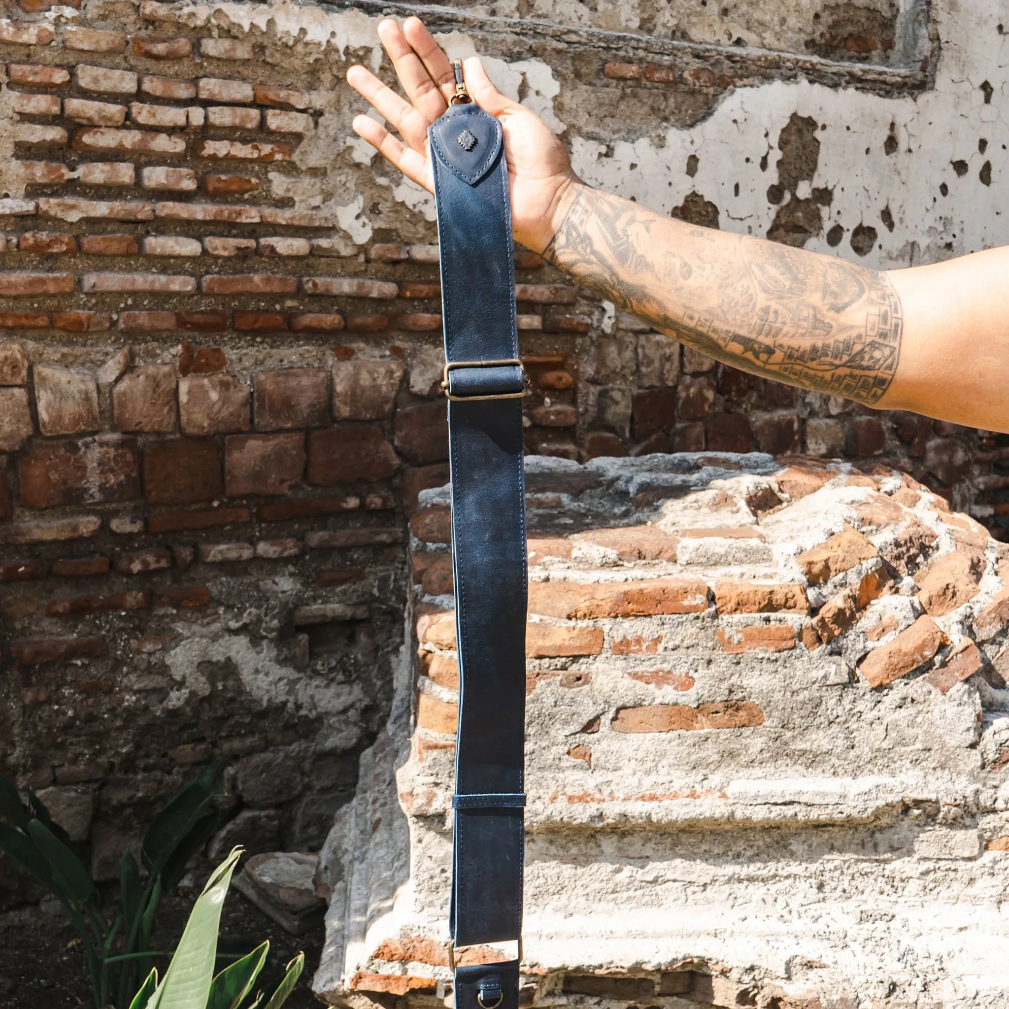 ADJUSTABLE WIDE STRAP - FULL LEATHER - NAVY