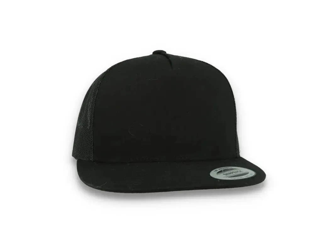 Classic Trucker Cap Black/Black - Yupoong 6006
