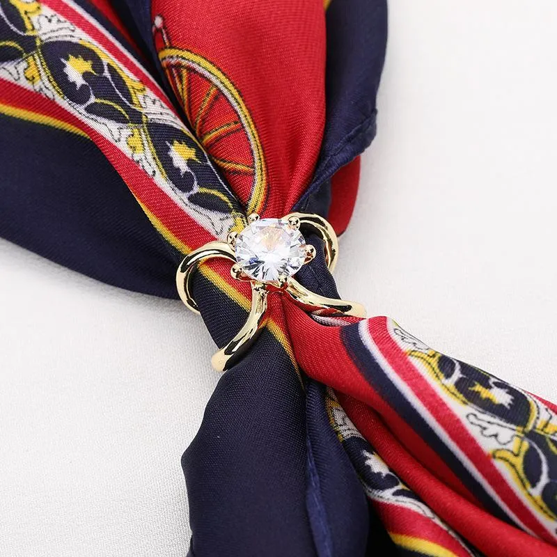Creative trendy buckle for silk scarves