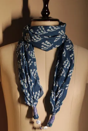 Scarf with Magnets | Indigo